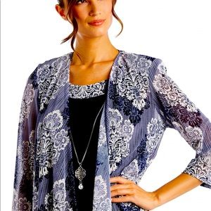 Occasion mother of the bride or groom beautiful outfit. Plus set